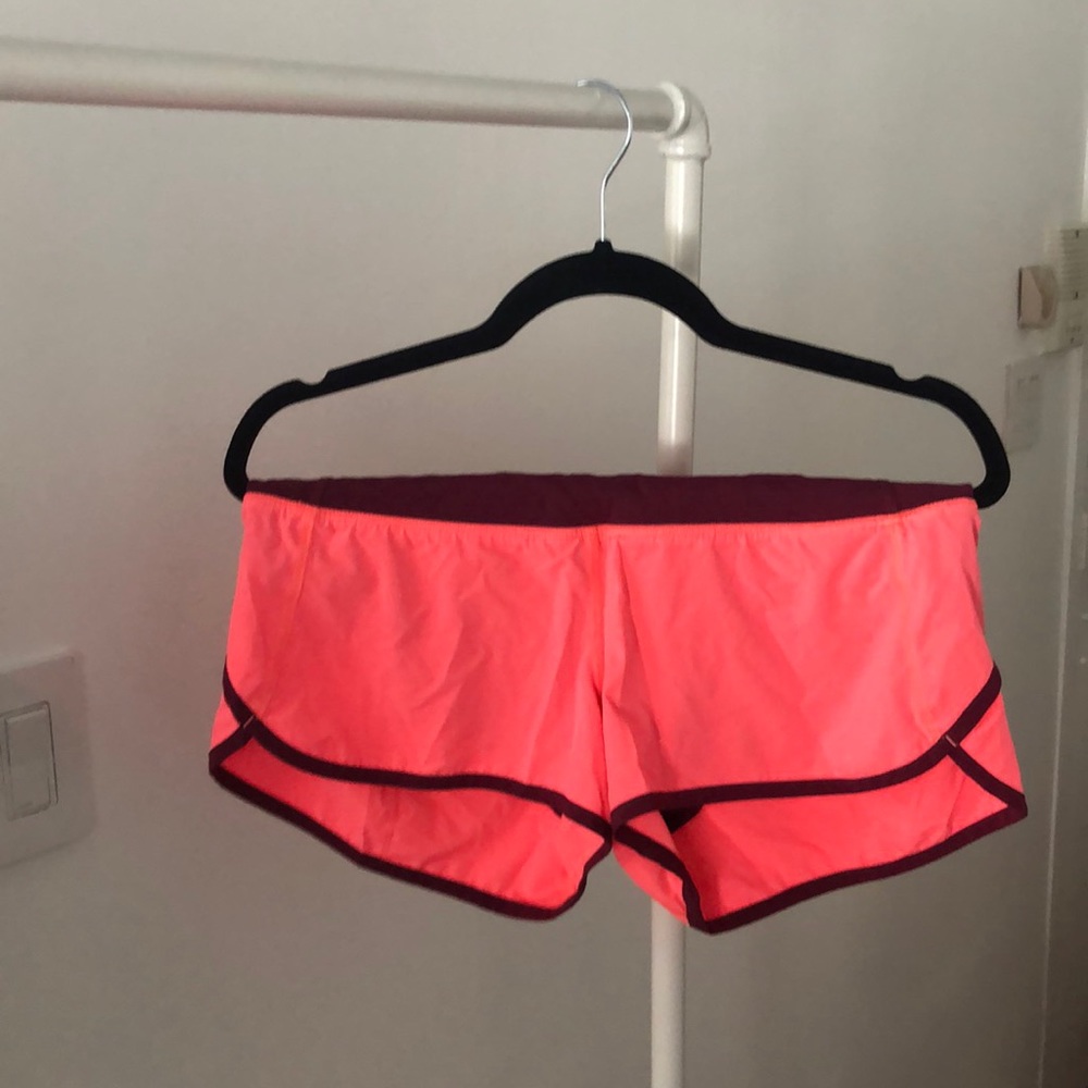 Like new Lululemon speed shorts 2.5”